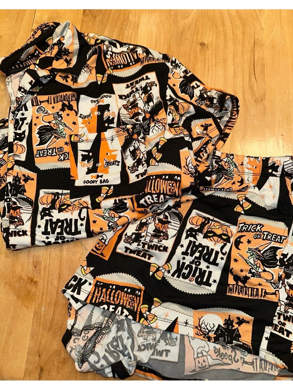 Women’s Halloween pajamas set